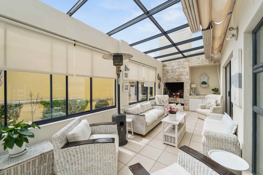 4 Bedroom Property for Sale in Sunset Links Western Cape